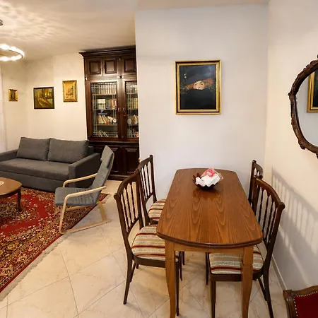 Breeze - 4 Min To Skanderbeg Square * Tirana